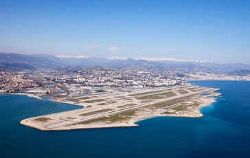 aéroport Nice côte d'azur entre Mer et Montagne